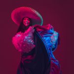 mujer bailando fiestas y tradiciones México