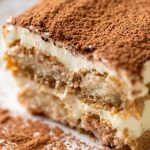 Rebanada de tiramisú
