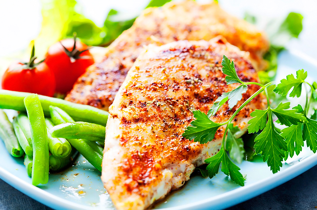 pechuga de pollo asada con verduras