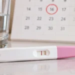 calendario y prueba de embarazo casera con falso positivo